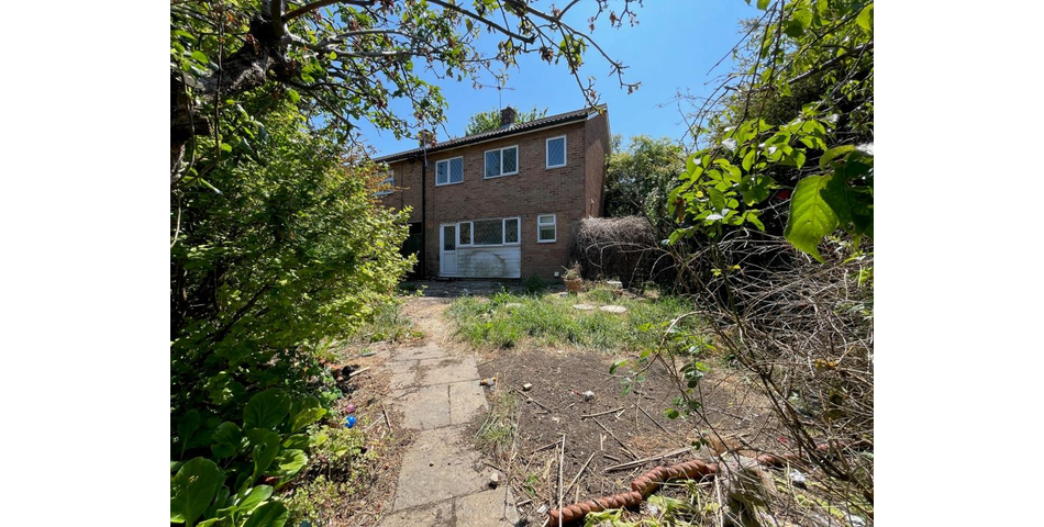 Lot 133 - Freehold End-terrace House For Refurbishment
