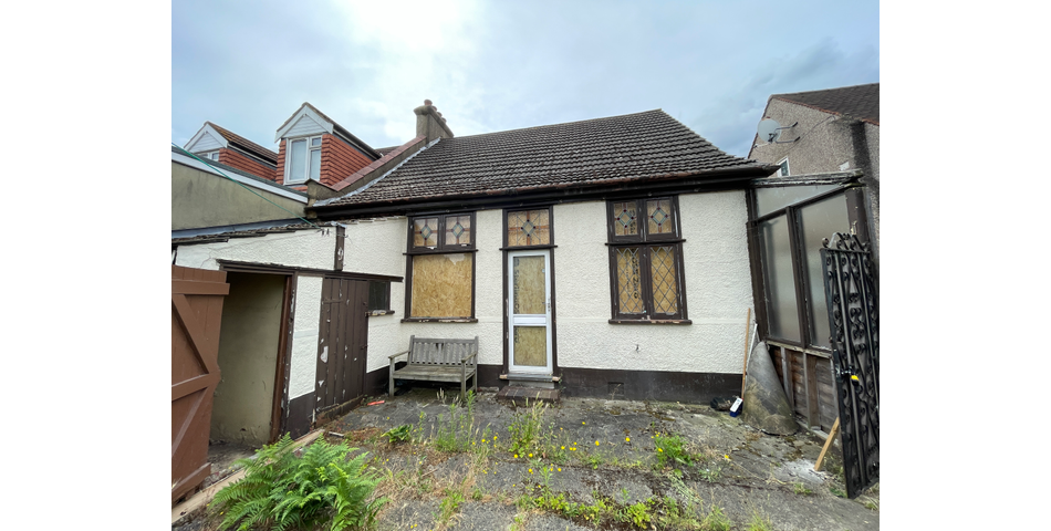 Lot 27 - Semi-detached Bungalow With Garage For Improvement