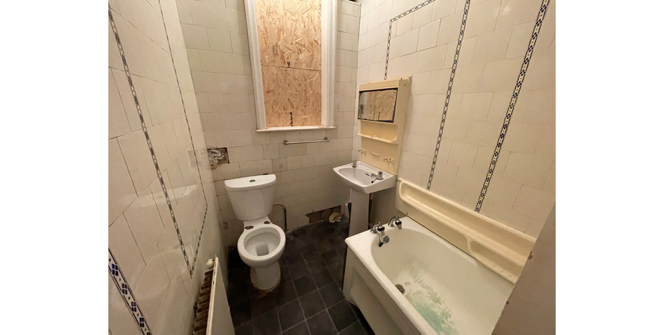 Lot 27 - Semi-detached Bungalow With Garage For Improvement
