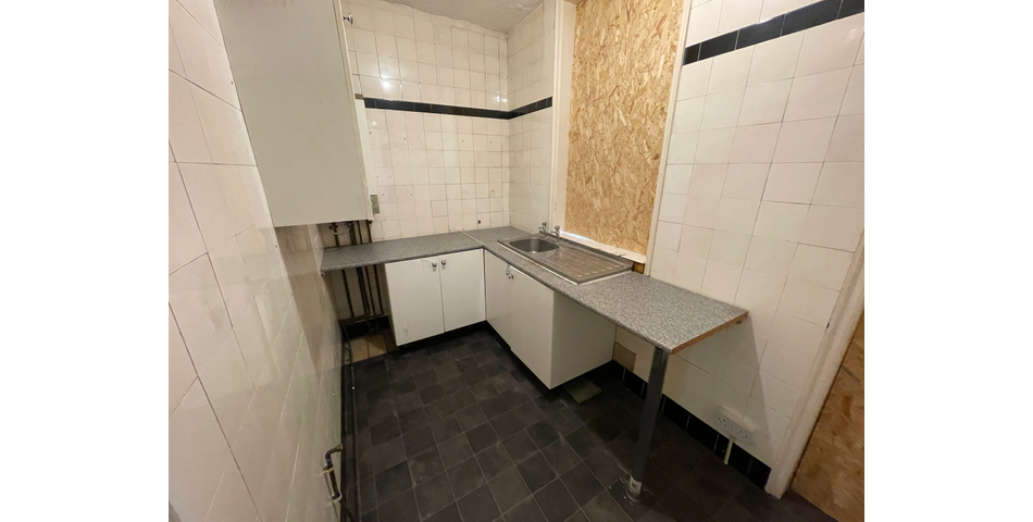 Lot 27 - Semi-detached Bungalow With Garage For Improvement
