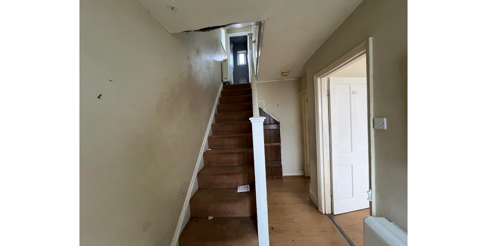 Lot 59 - Semi-detached House For Refurbishment
