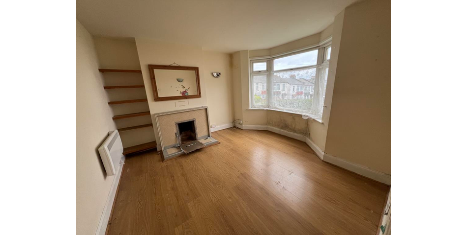 Lot 59 - Semi-detached House For Refurbishment