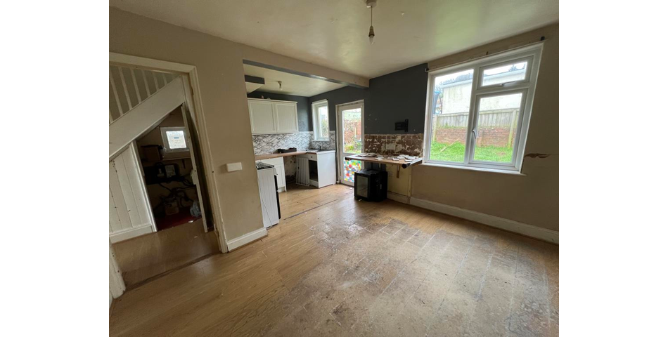 Lot 59 - Semi-detached House For Refurbishment