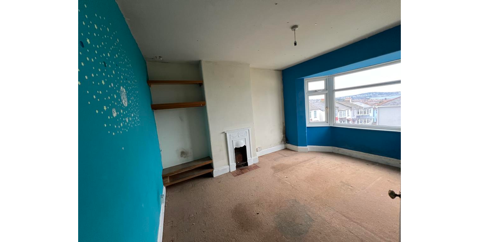 Lot 59 - Semi-detached House For Refurbishment