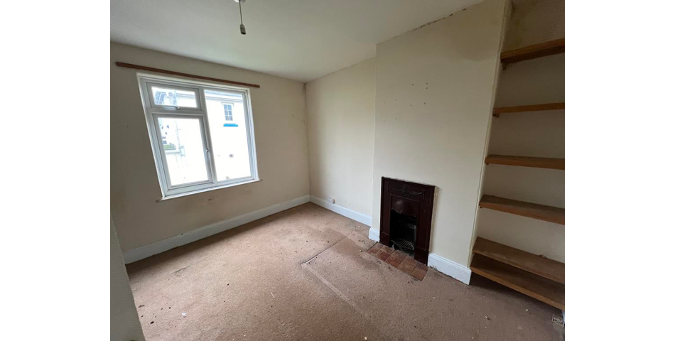 Lot 59 - Semi-detached House For Refurbishment