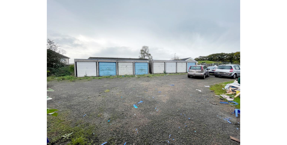 Lot 119 - Freehold Land & Six Lock-up Garages
