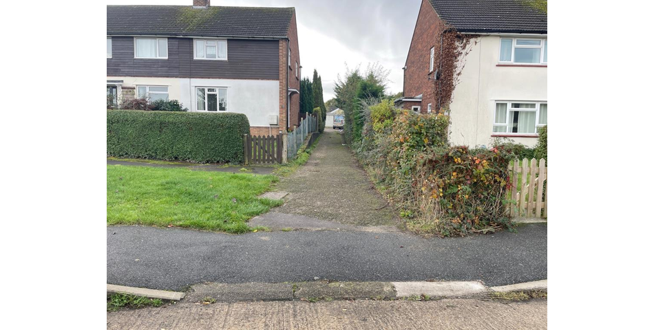 Lot 119 - Freehold Land & Six Lock-up Garages