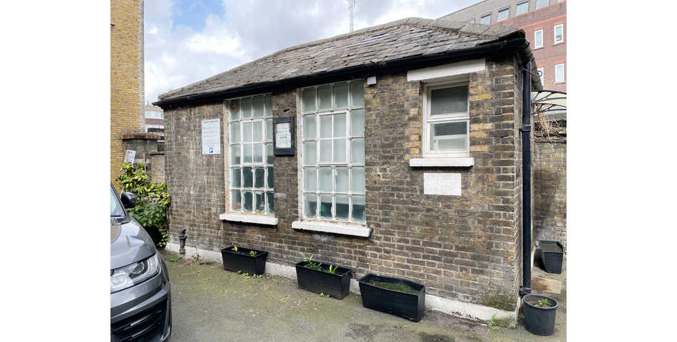 Lot 101 - Detached Studio Building In Prime London Location