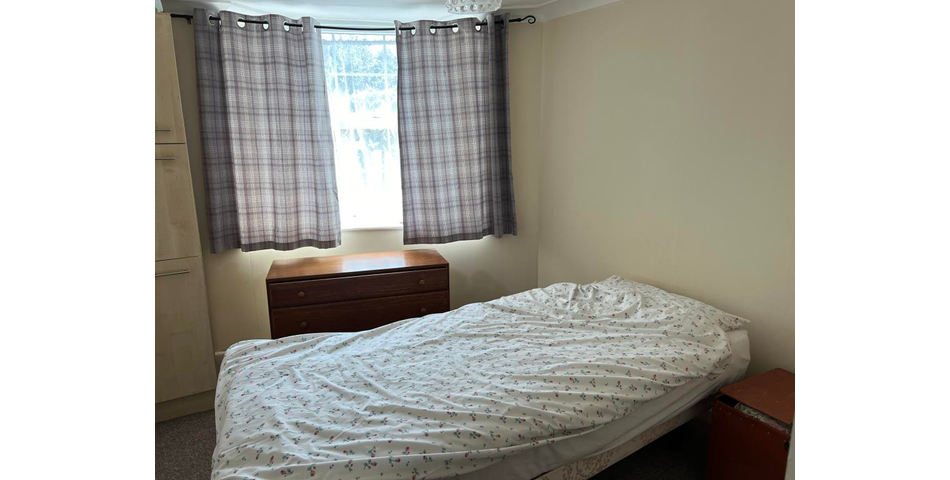 Lot 10 - Three-bedroom Flat For Investment Or Occupation