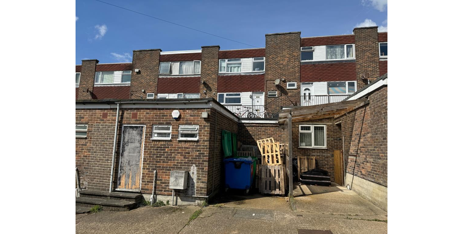 Lot 81 - Vacant Ground Floor Retail Unit Plus Residential Ground Rent