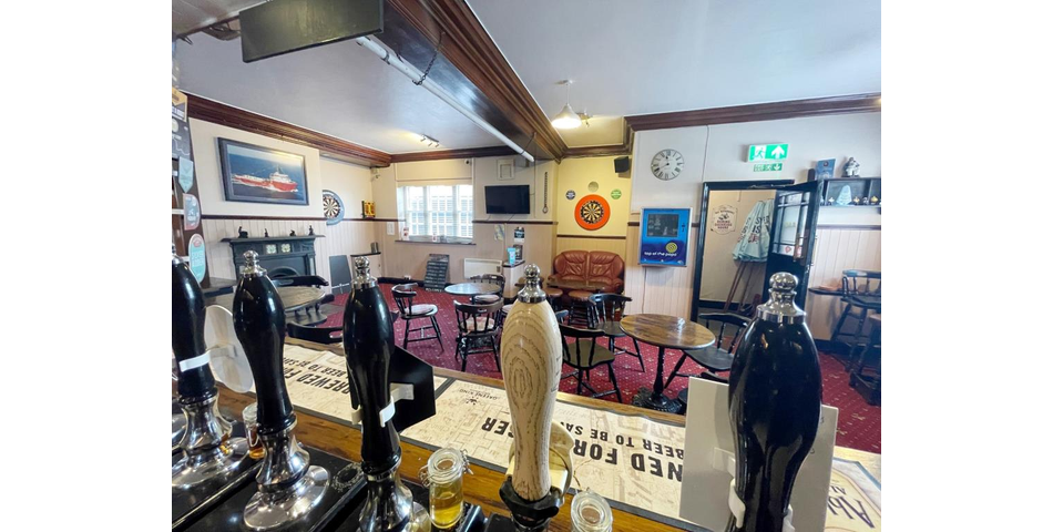 Lot 109 - Pub With Courtyard Garden And Flat Above In Coastal Town