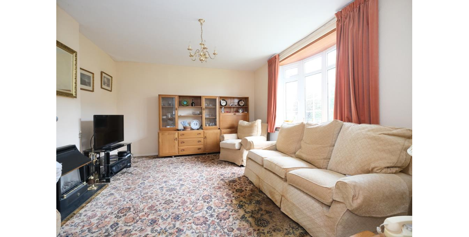 Lot 64 - Semi-detached House For Repair And Renovation