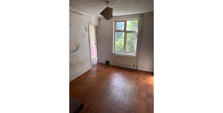 Lot 99 - End-terrace Cottage For Improvement