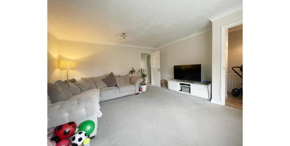Lot 4 - Three-bedroom Semi-detached House For Investment
