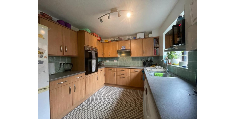 Lot 4 - Three-bedroom Semi-detached House For Investment