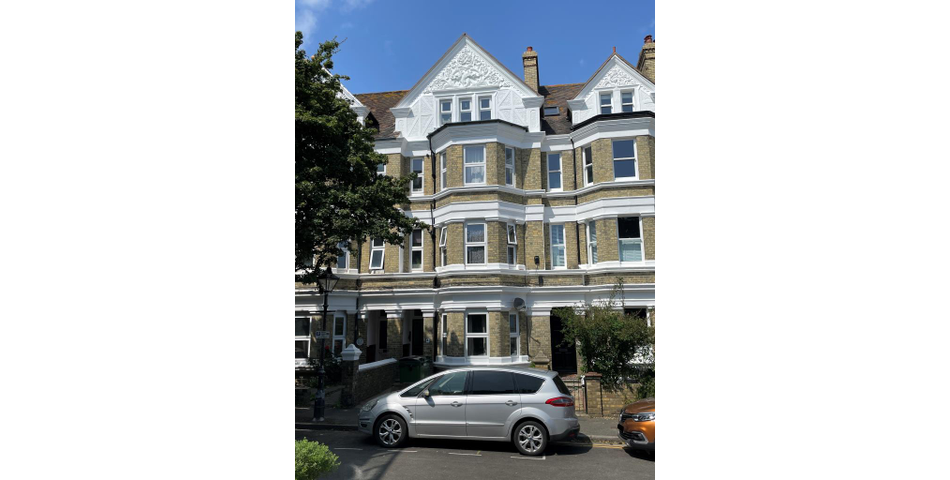 Lot 4 - Freehold Block Of Six Flats For Investment With Harbour/sea Views