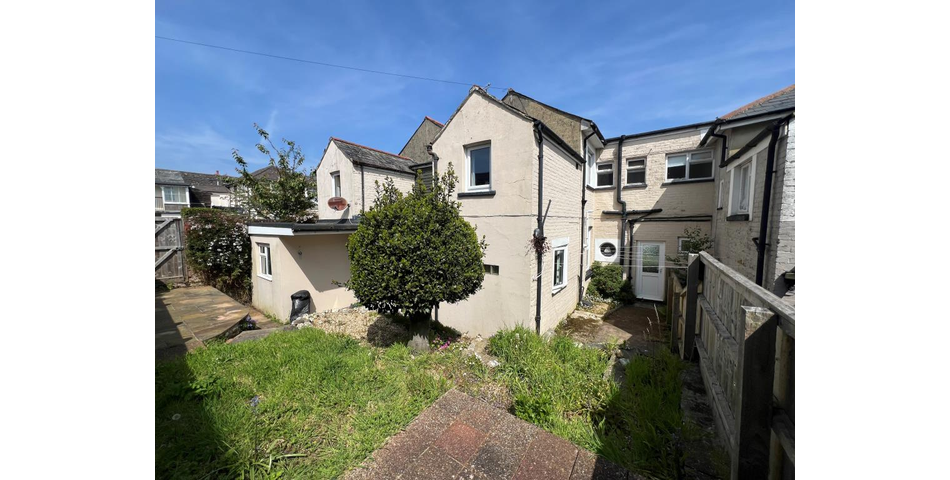 Lot 85 - Town Centre Six-bedroom House With Potential