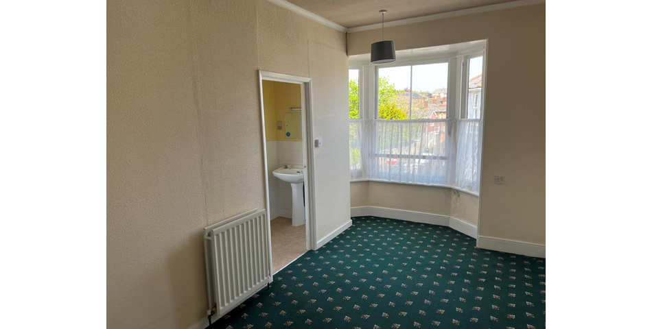 Lot 85 - Town Centre Six-bedroom House With Potential