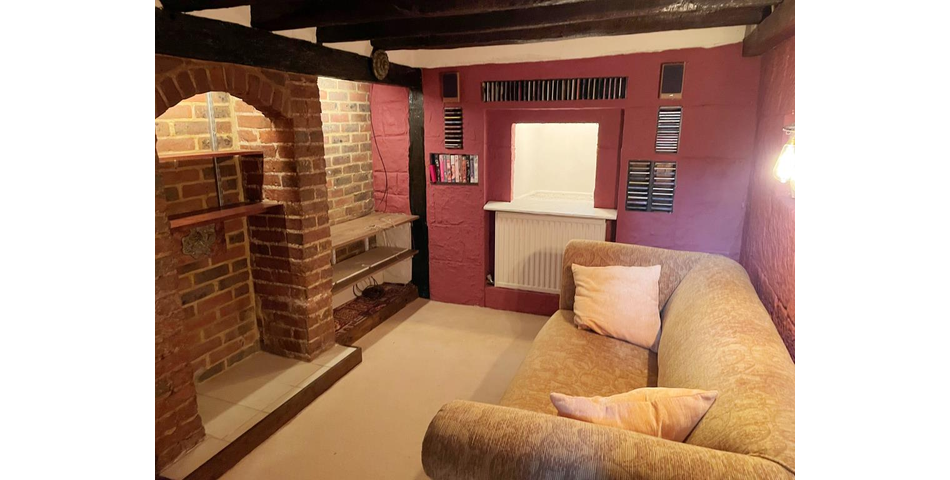 Lot 10 - Character Cottage With Garage And Gardens