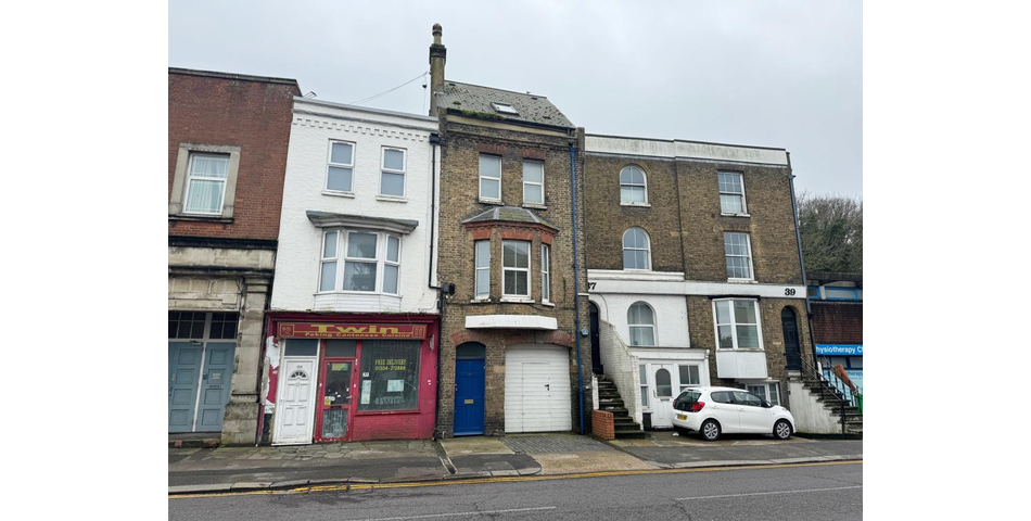 Lot 81 - Four-bedroom Maisonette Investment Plus Vacant Yard And Buildings With Planning For Four Flats