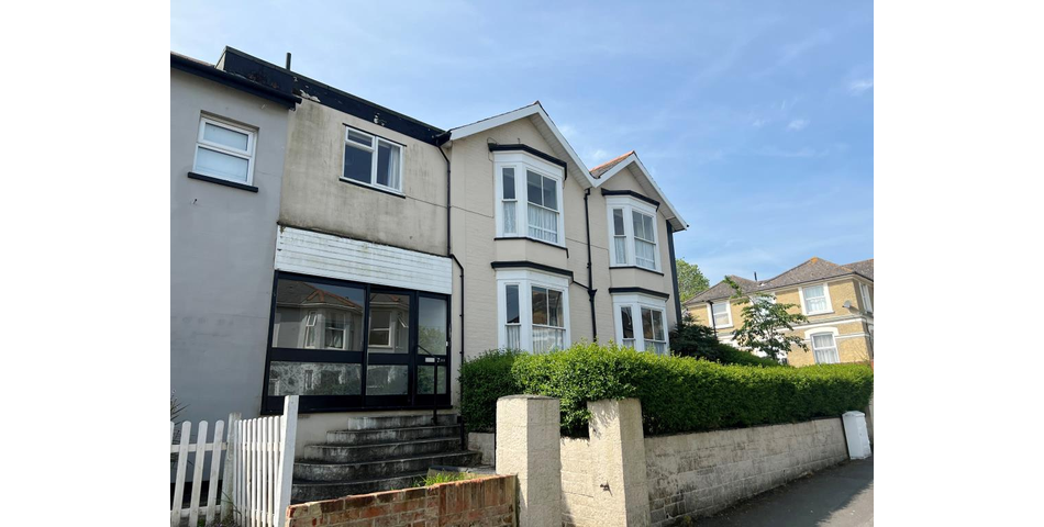 Lot 164 - Town Centre Six-bedroom House With Potential