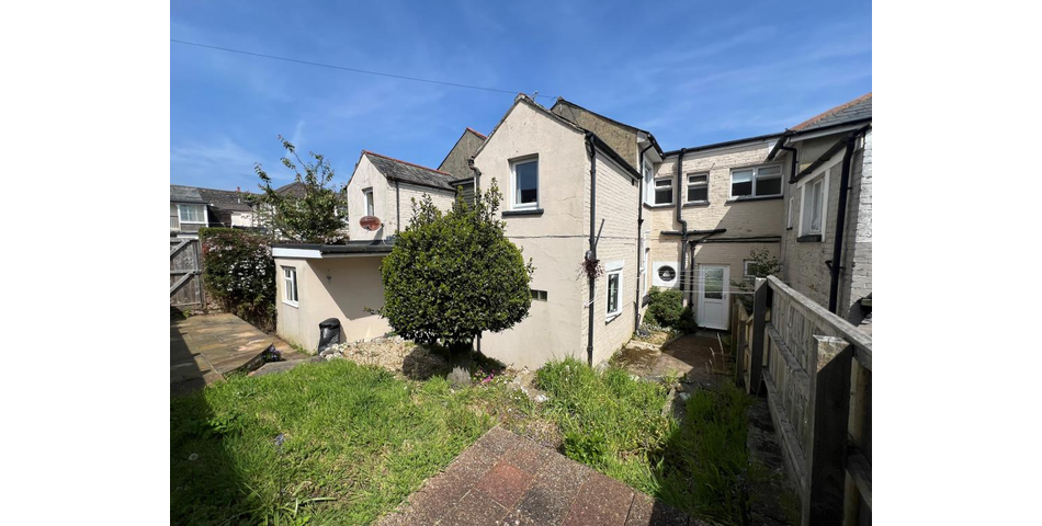 Lot 164 - Town Centre Six-bedroom House With Potential