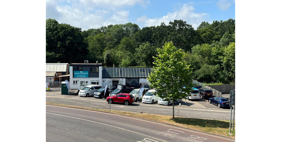 Lot 9 - Freehold Town Centre Commercial Investment