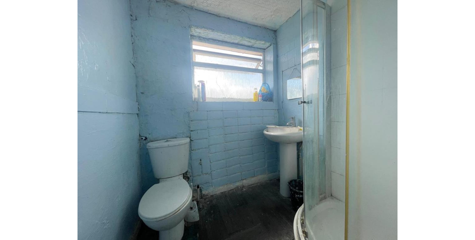 Lot 42 - Semi-detached House For Improvement
