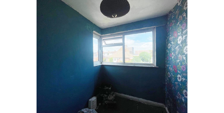 Lot 42 - Semi-detached House For Improvement
