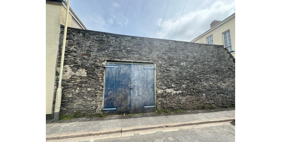 Lot 120 - Freehold Yard/land