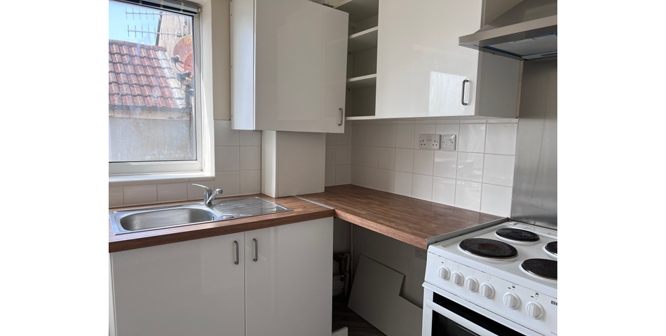 Lot 15 - Freehold Property Arranged As Two Flats