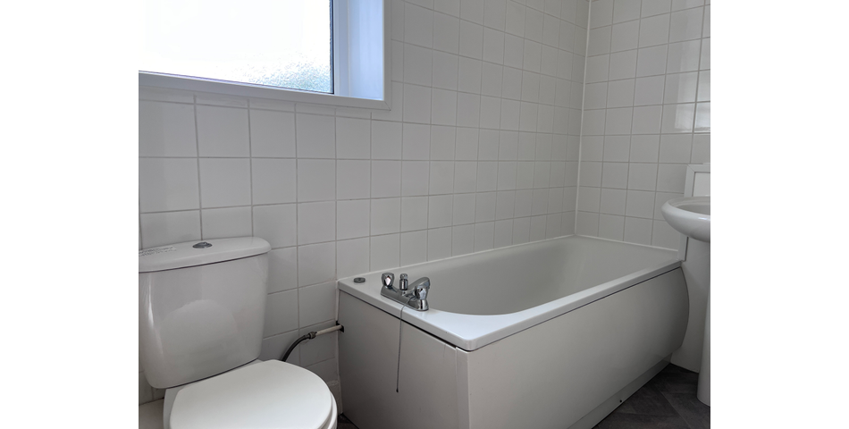 Lot 15 - Freehold Property Arranged As Two Flats