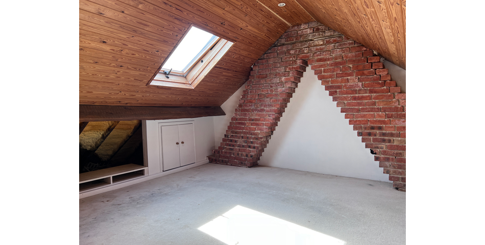 Lot 15 - Freehold Property Arranged As Two Flats