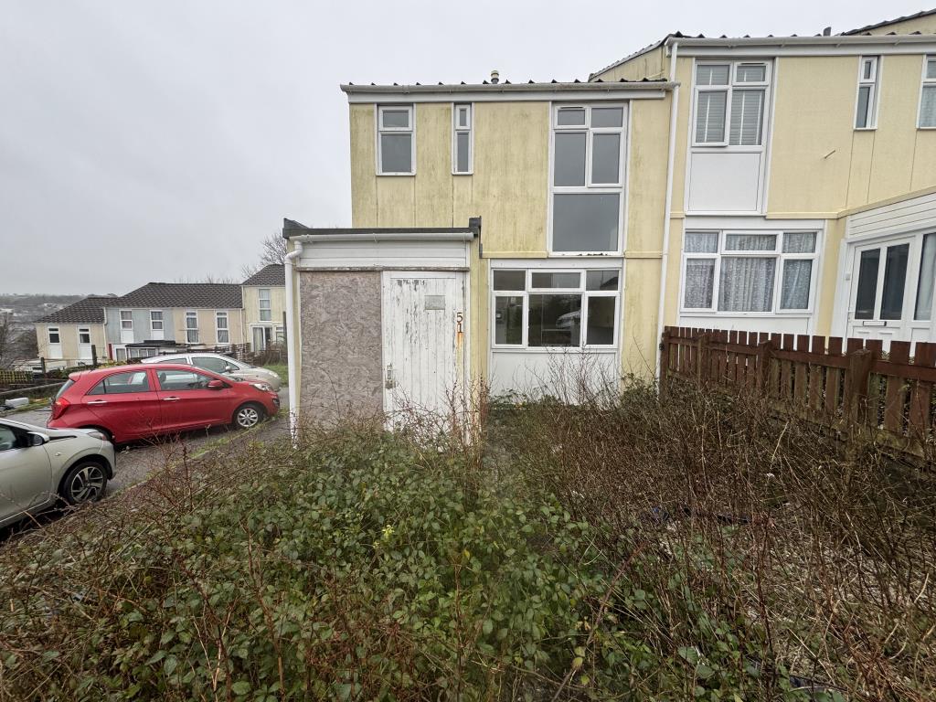 End-Terrace House For Improvement