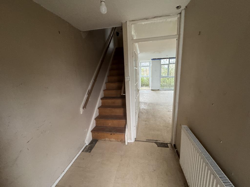 End-Terrace House For Improvement