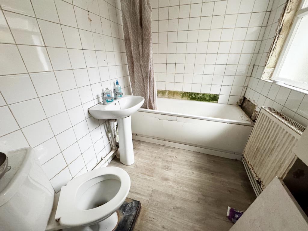 Terrace House For Improvement