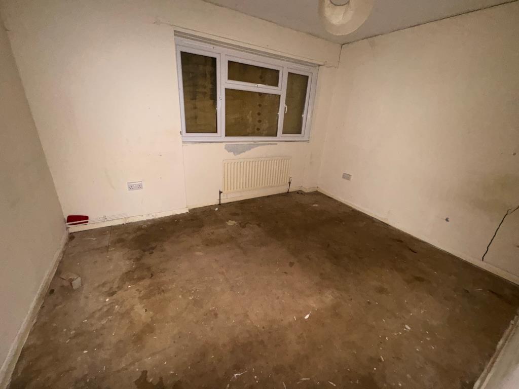 End-Terrace House Close To University
