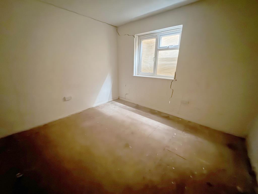 End-Terrace House Close To University