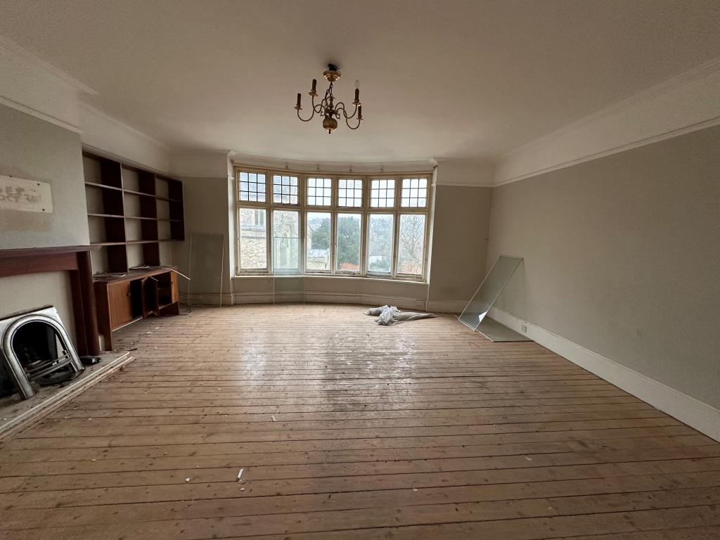 Freehold Block With Commercial Unit And Vacant Maisonette