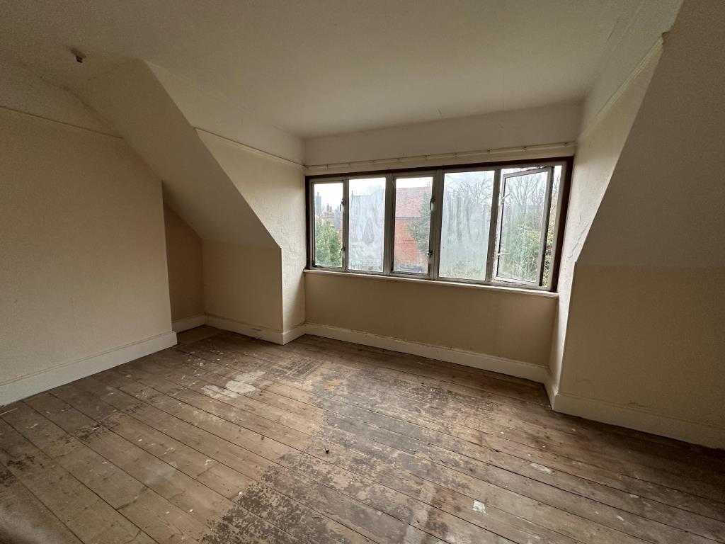 Freehold Block With Commercial Unit And Vacant Maisonette