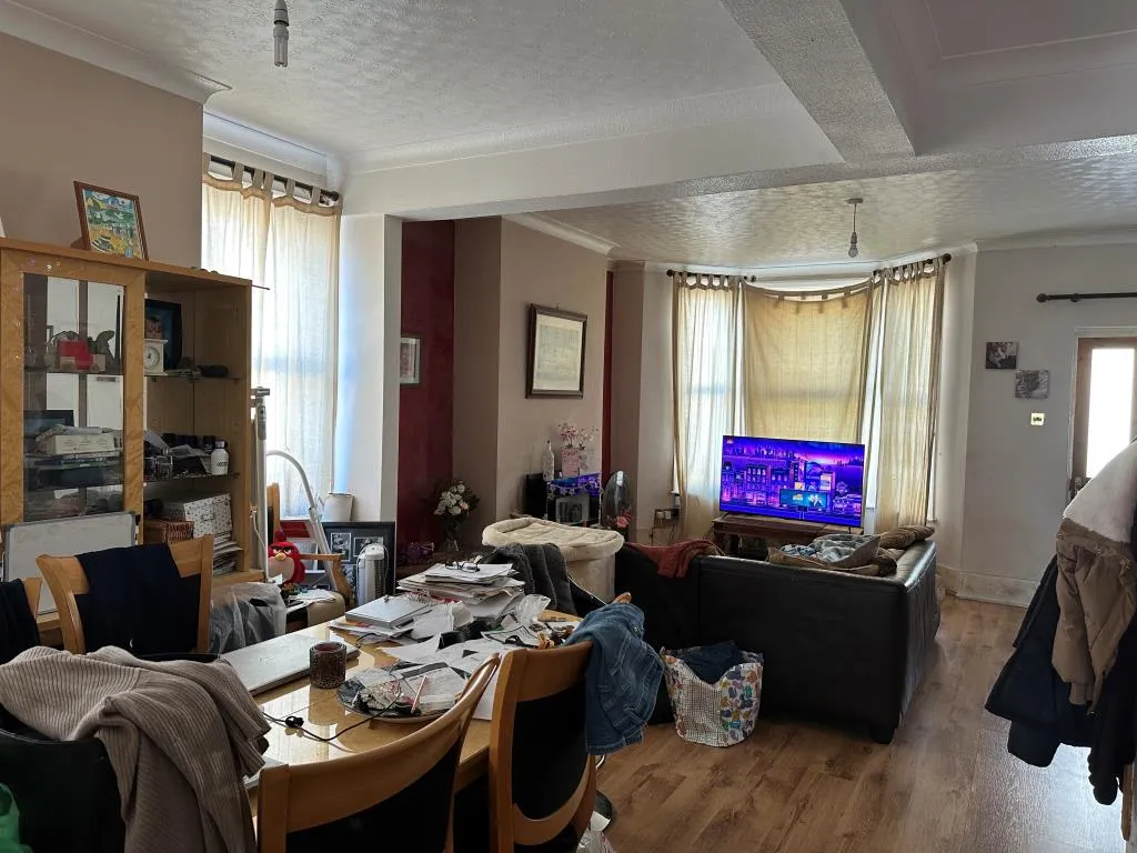 Three-Bedroom End-Terrace House For Refurbishment