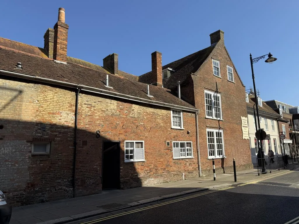 Landmark Freehold Town Centre Commercial Investment
