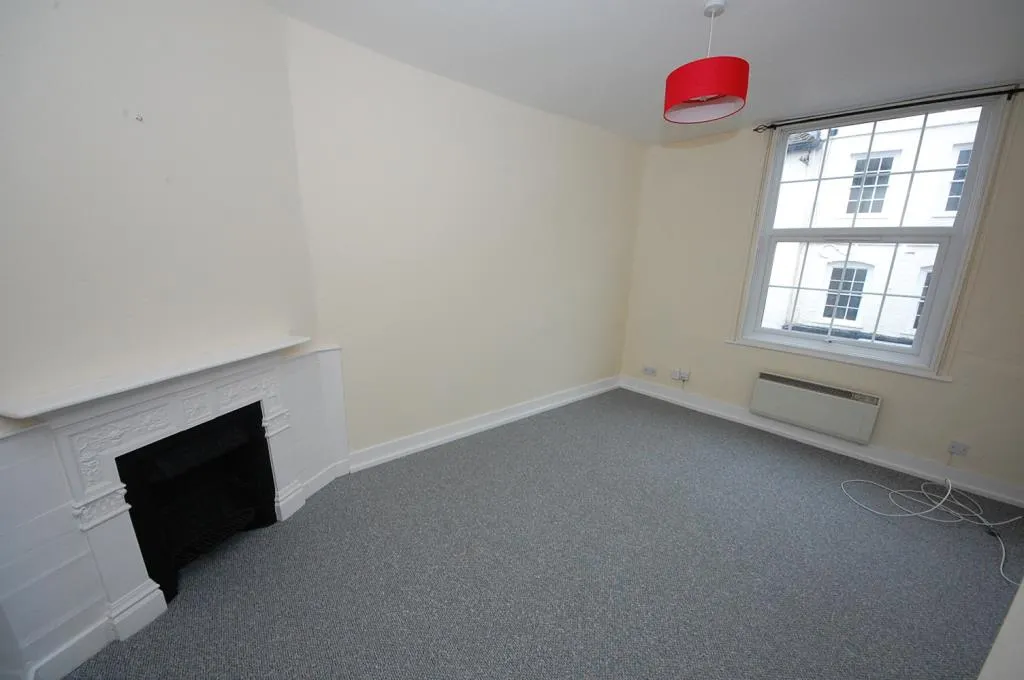 Three Flats In Town Centre