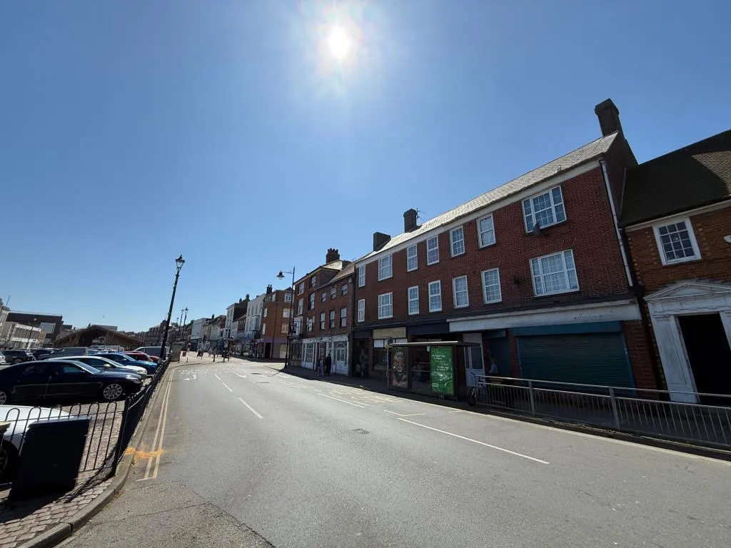 Mixed Use Commercial/residential Building In The Town Centre