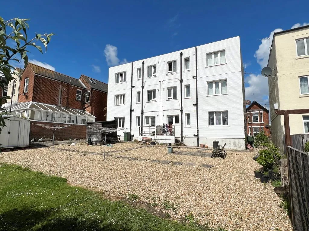 Freehold Block Of Six Two-Bedroom Flats For Investment
