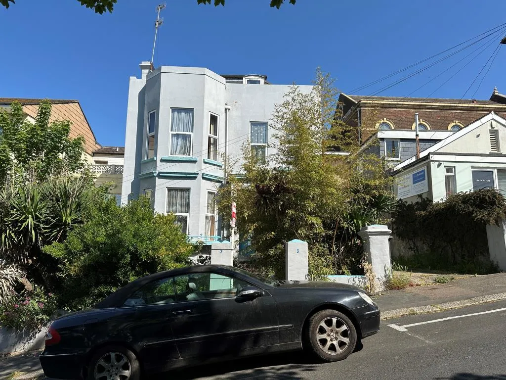 Eight-Bedroom Semi-Detached House For Refurbishment