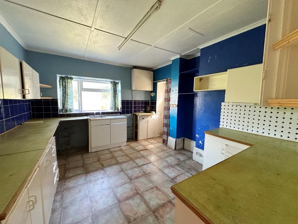 Eight-Bedroom Semi-Detached House For Refurbishment