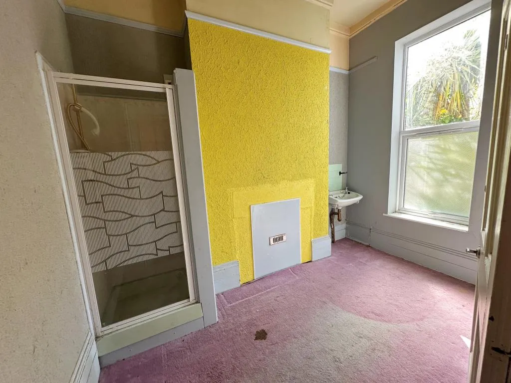 Eight-Bedroom Semi-Detached House For Refurbishment