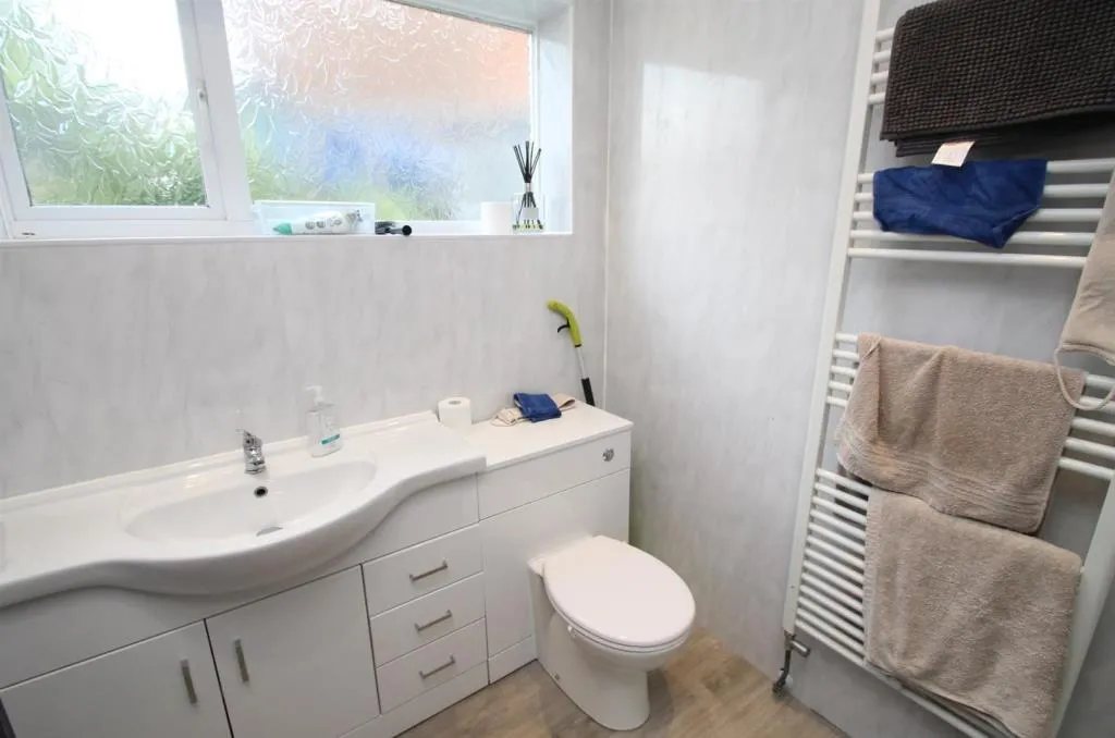 Well Presented Semi-Detached House