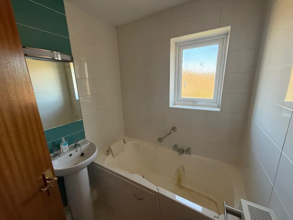 One-Bedroom Flat In Need Of Improvement